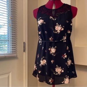 Stork & Babe women black floral sleeveless maternity top. Size XS. Used.